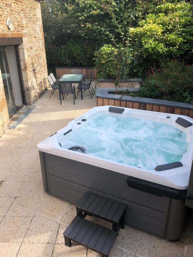 Gite De Charme Avec Spa, Baie Du Mont St Michel Sougéal المظهر الخارجي الصورة